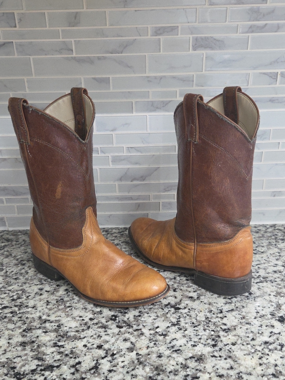 Vintage Men's Two-Tone Brown Leather Western Boots sz 8.5 M cowboy cowgirl